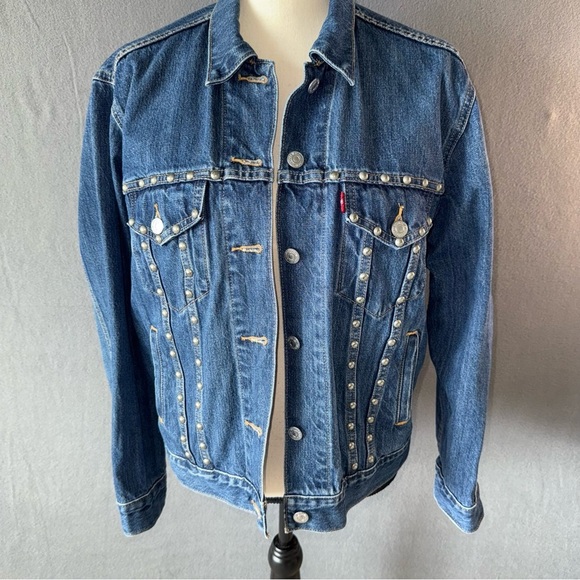 Levi’s Studded Blue Denim Trucker Statement Edgy Jean Jacket Women’s Medium - Picture 2 of 16